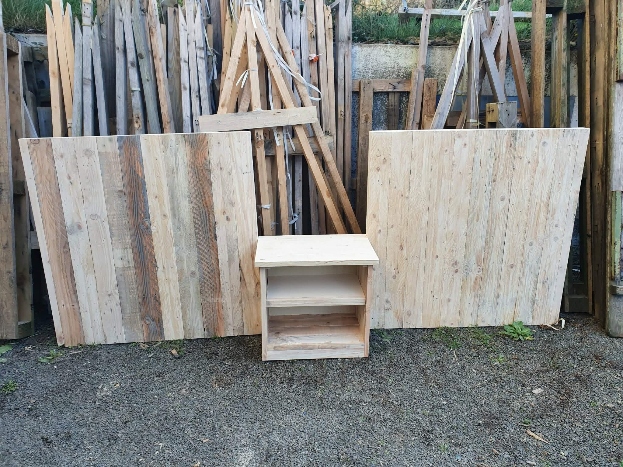 Ensemble tête de lit avec meuble de rangement